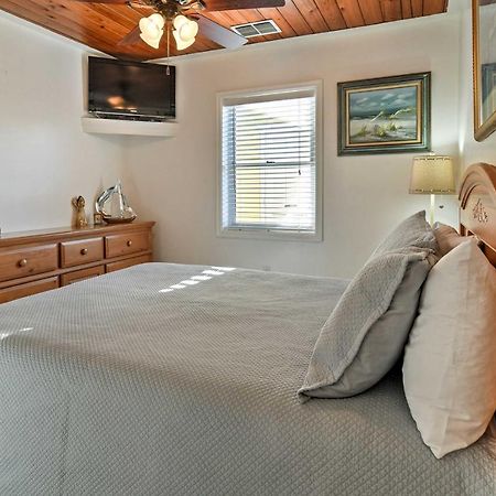 Indian Shores Cottage With Cabana - Steps To Beach! 克利尔沃特 外观 照片
